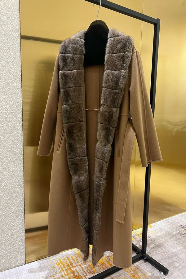 Lora piana muskrat fur brown