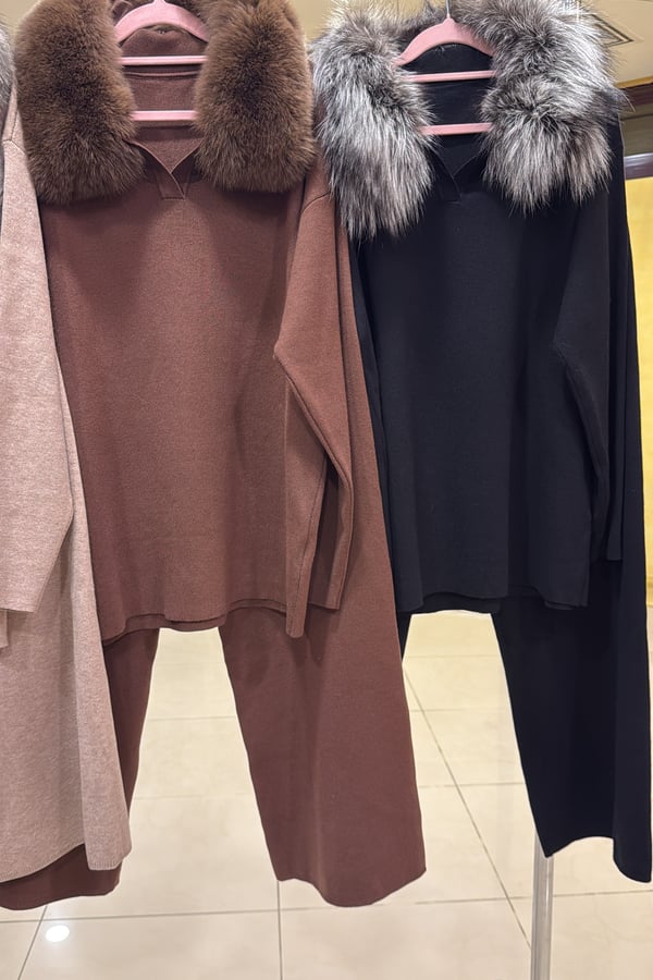 Brown set with fox fur